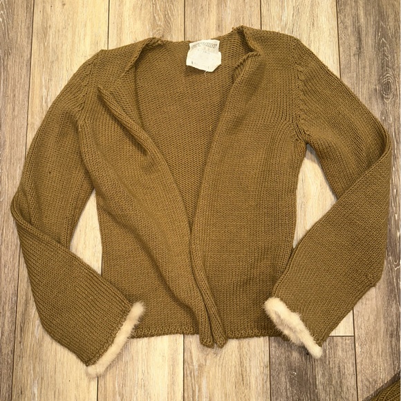 Cashmere and mink sweater set in Mint Condition perfect for Valentine’s Day - Picture 4 of 5